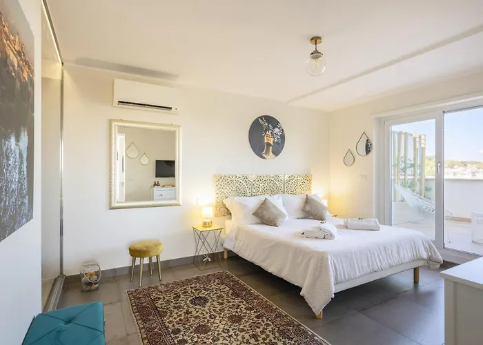 Апартаменты Penthouse With A Panoramic Rooftop In Trastevere With Seasonally Jacuzzi *