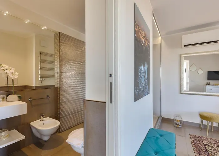 Апартаменты Penthouse With A Panoramic Rooftop In Trastevere With Seasonally Jacuzzi