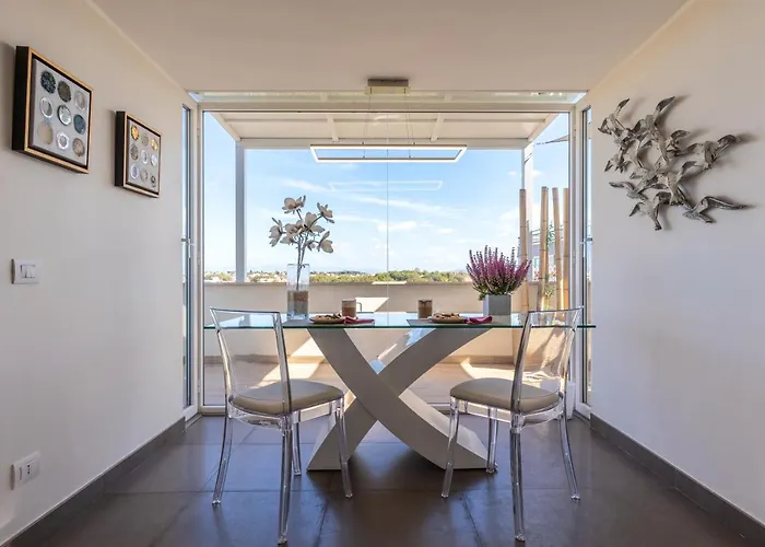 Апартаменты Penthouse With A Panoramic Rooftop In Trastevere With Seasonally Jacuzzi *