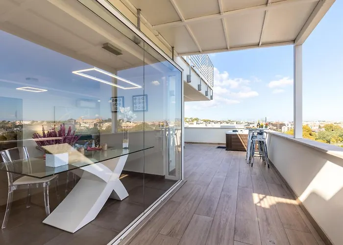 Апартаменты Penthouse With A Panoramic Rooftop In Trastevere With Seasonally Jacuzzi Рим