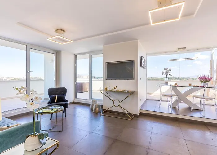 Апартаменты Penthouse With A Panoramic Rooftop In Trastevere With Seasonally Jacuzzi *