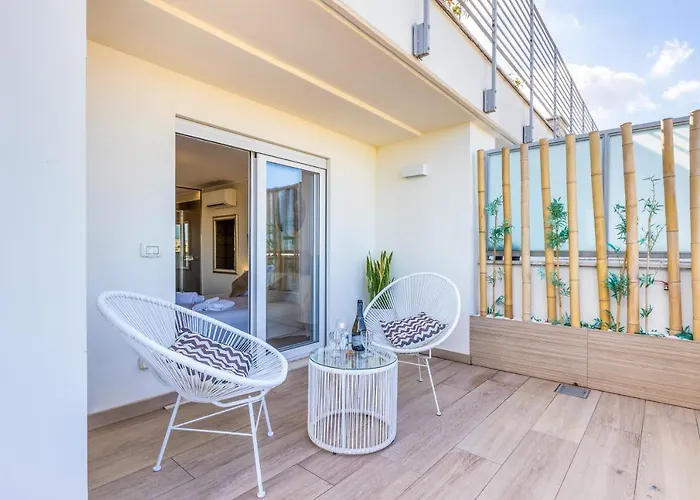 Апартаменты Penthouse With A Panoramic Rooftop In Trastevere With Seasonally Jacuzzi Рим