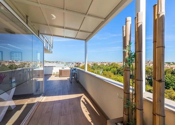 Апартаменты Penthouse With A Panoramic Rooftop In Trastevere With Seasonally Jacuzzi *