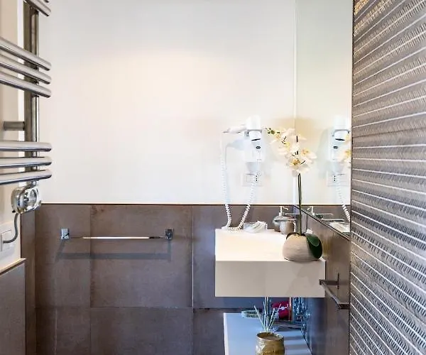 Penthouse With A Panoramic Rooftop In Trastevere With Seasonally Jacuzzi * Рим